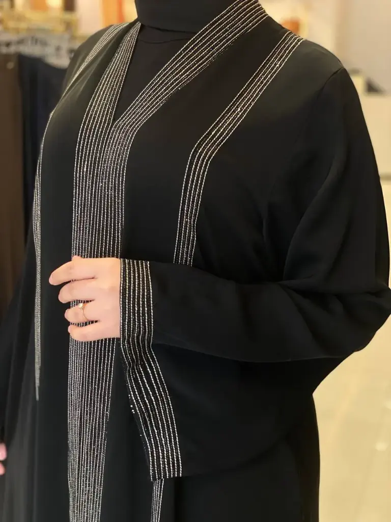 عباءة تاليا مساطر تطريز + سترس