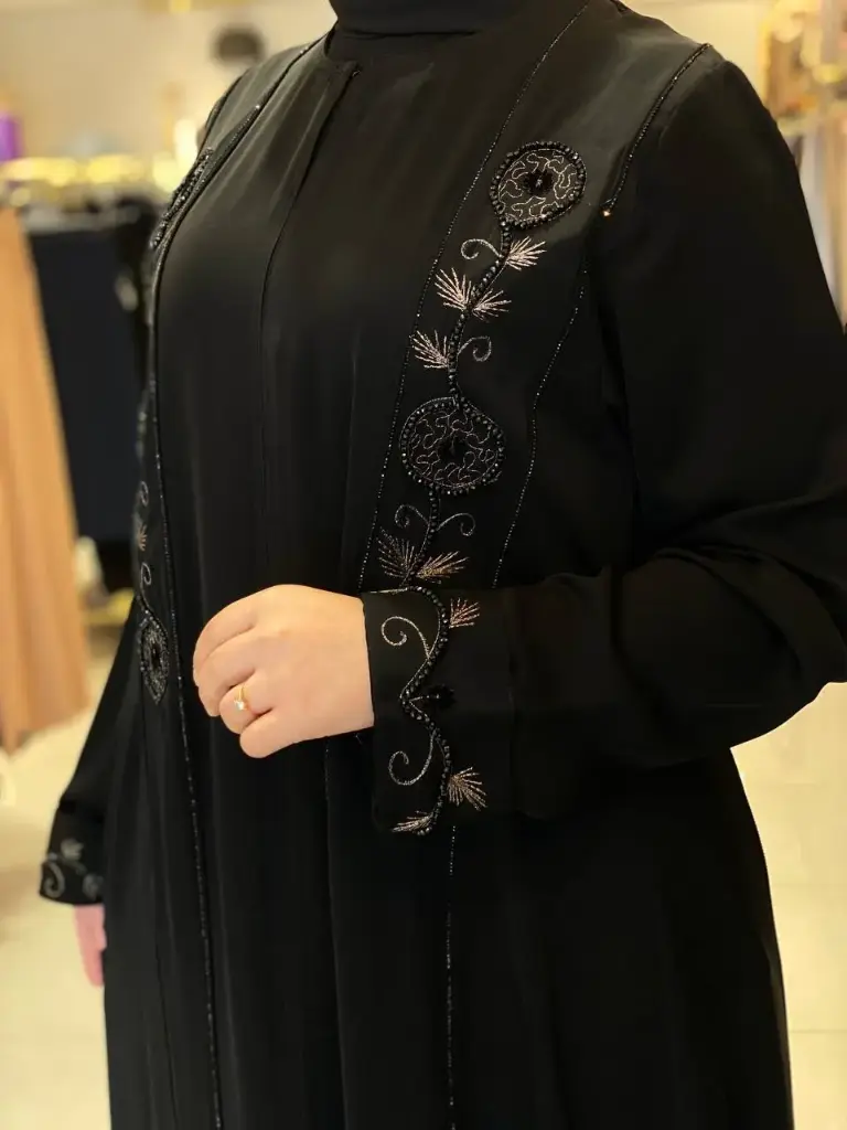 عباءة بدون اسم ورد شك