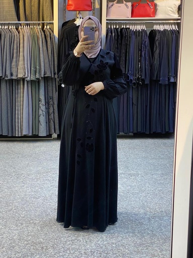 عباية اسود باسود لف تطعيم مخمل ست البنات 526